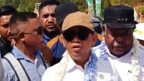 Menteri Energi dan Sumber Daya Mineral (ESDM), Bahlil Lahadalia, melakukan pengecekan langsung terhadap aktivitas tambang nikel di Pulau Gag, Raja Ampat, Papua Barat Daya. 