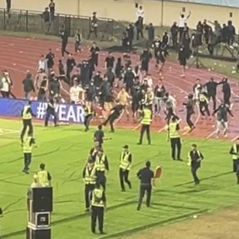 Rangkuman Peristiwa Bobotoh Serang Steward Usai Persib vs Persija 