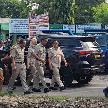 Pramono Tinjau Pengerukan Kali Irigasi di Cakung: Ini Digunakan untuk Mengatasi Banjir Sekaligus Pengairan