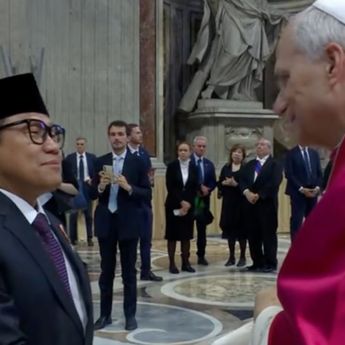 VIDEO: Cak Imin Salaman dengan Paus Leo XIV, Titip Pesan Prabowo