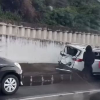 Sejumlah Mobil Alami Kecelakaan di Tol Cijago Dekat Exit Tol Cimanggis