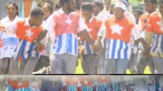 Sejumlah Pelajar SMA Dogiyai Papua Kenakan Atribut Motif Bintang Kejora