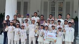 Ada Cucu Iswadi Idris di Tim Sepak Bola Pelajar Jakarta U-12 yang Juara Dana Cup 2025 Denmark
