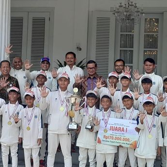 Ada Cucu Iswadi Idris di Tim Sepak Bola Pelajar Jakarta U-12 yang Juara Dana Cup 2025 Denmark
