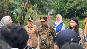 Gubernur DKI Jakarta, Pramono Anung meninjau langsung proses pengerukan Kali Sepak di kawasan Kembangan, Jakarta Barat, sebagai langkah antisipatif menghadapi potensi curah hujan tinggi dan risiko banjir.