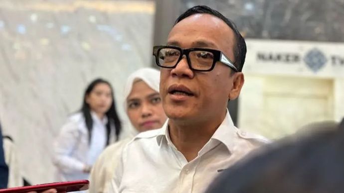 Wamenaker Immanuel Ebenezer Gerungan dalam konferensi pers yang digelar di Jakarta, Rabu 13 November 2024.