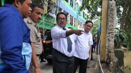 Pastikan Penanganan Pascabanjir, Rano Karno Tinjau Pasar dan Halte Transjakarta Cipulir