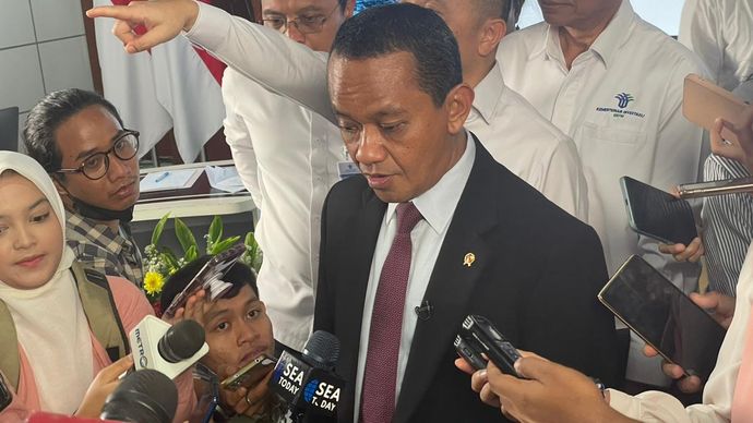 Menteri Investasi/Kepala BKPM Bahlil Lahadalia respons keputusan Muhammadiyah menerima tawaran konsesi atau izin usaha pertambangan (IUP) dari pemerintah.  (Ntvnews.id-Muslimin Trisyliono)