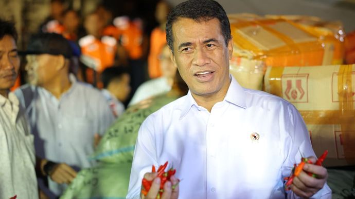 Menteri Pertanian (Mentan) Andi Amran Sulaiman membeli 40 ton cabai petani dari sejumlah sentra di Kabupaten Aceh Tengah dan Bener Meriah.