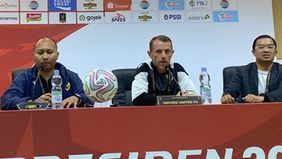 Gary Rowett masih kesal dengan tekel berbahaya yang menimpa Ole Romeny.