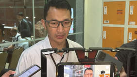 Komisi Pemberantasan Korupsi (KPK) kembali memanggil seorang pegawai Direktorat Jenderal Bea dan Cukai Kementerian Keuangan sebagai saksi dalam penyidikan kasus dugaan korupsi di lingkungan Ditjen Bea Cukai. Pegawai yang dipanggil tersebut berinisial