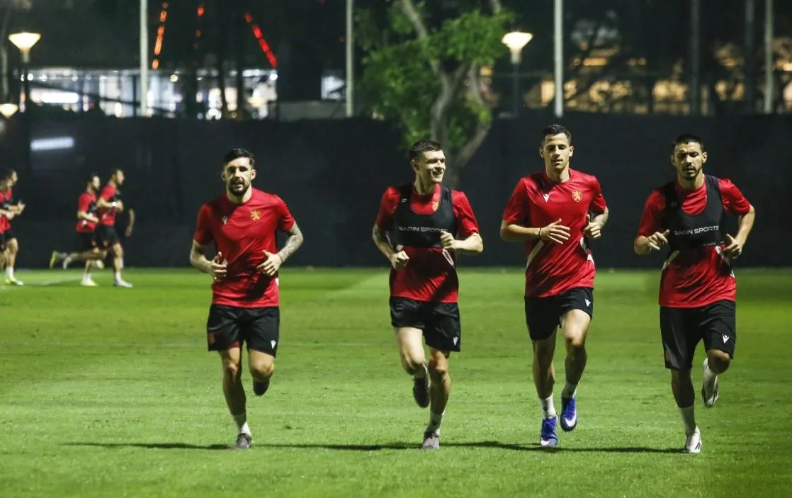 Sejumlah pesepak bola Timnas Bulgaria mengikuti latihan jelang laga FIFA Series di Lapangan A, Kompleks GBK Senayan, Jakarta, Minggu (29/3/2026). Latihan tersebut sebagai persiapan jelang final FIFA Series melawan Indonesia yang berlangsung pada Seni <b>(Antara)</b>