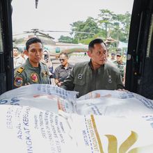 AHY Pastikan Penyaluran Beras Bantuan Korban Banjir dan Longsor di Bener Meriah, Aceh