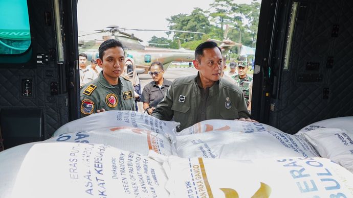 Menteri Koordinator Bidang Infrastruktur dan Pembangunan Kewilayahan, Agus Harimurti Yudhoyono (AHY), memastikan penyaluran Bantuan Presiden bagi warga terdampak bencana berjalan lancar.