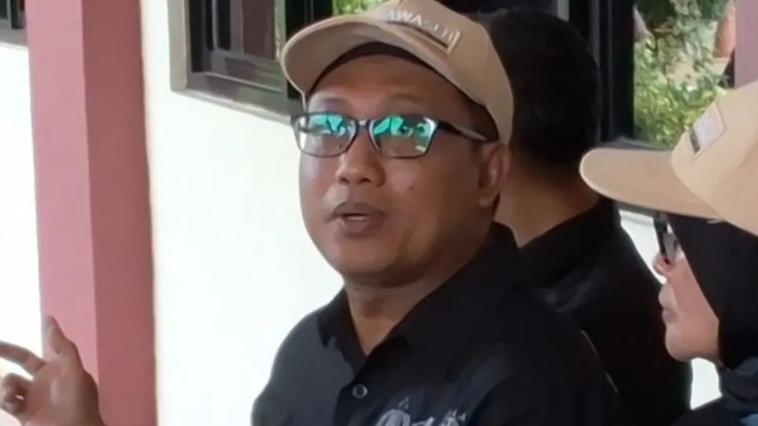 Koordinator Divisi Penanganan Pelanggaran Bawaslu DKI Jakarta Benny Sabdo saat memberikan keterangan pada awak media mengenai politik uang, di Jakarta, Minggu (24/11/2024).