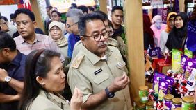 Wakil Gubernur Jakarta, Rano Karno  mengungkap keinginannya untuk membangun pusat oleh-oleh khas Jakarta.