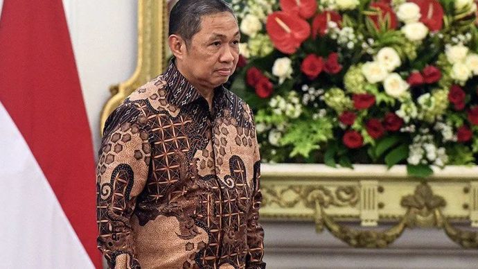 Arsip foto - Muhammad Anis Matta berjalan saat dipanggil Presiden Prabowo Subianto sebagai Wakil Menteri Luar Negeri dalam pengumuman jajaran menteri Kabinet Merah Putih di Istana Merdeka, Jakarta, Rabu 13 November 2024. 