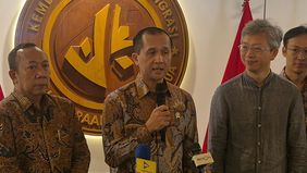 Menteri Transmigrasi (Mentrans) Iftitah Sulaiman Suryanagara mengungkapkan rencana kerja sama dengan pemerintah China dalam upaya mempelajari strategi pengentasan kemiskinan. 
