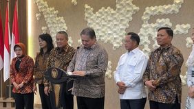 Menteri Koordinator Bidang Perekonimian (Menko Perekonomian) Airlangga Hartarto menyampaikan pemerintah akan melanjutkan program diskon tiket pesawat, diskon tarif tol saat Lebaran 2025.