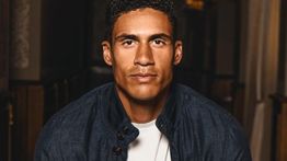 Baru 2 Bulan Gabung Como 1907, Raphael Varane Umumkan Pensiun dari Sepak Bola