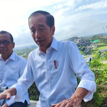 Jokowi Targetkan Jalan Tol Trans Sumatera Tembus 1.100 Km Sampai Akhir 2024