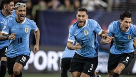 Pertandingan Uruguay melawan Brasil berlangsung dalam tensi tinggi.