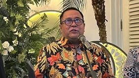 Wakil Gubernur DKI Jakarta, Rano Karno angkat bicara terkait penetapan mantan Kepala Dinas Lingkungan Hidup (LH) DKI Jakarta berinisial AK sebagai tersangka dalam kasus pengelolaan TPST Bantargebang.