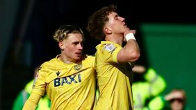 Ole Romeny mencetak gol saat Oxford United kalah 2-3 melawan Coventry City.