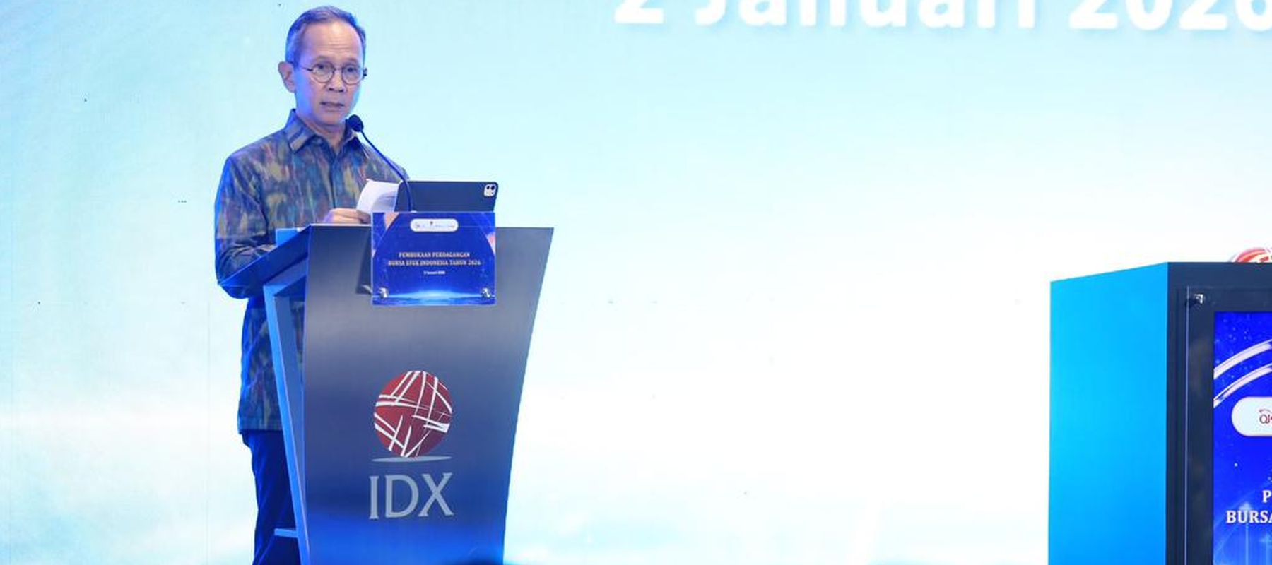 Ketua Dewan Komisioner OJK Mahendra Siregar