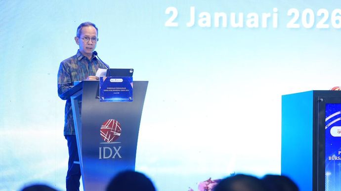 Ketua Dewan Komisioner OJK Mahendra Siregar