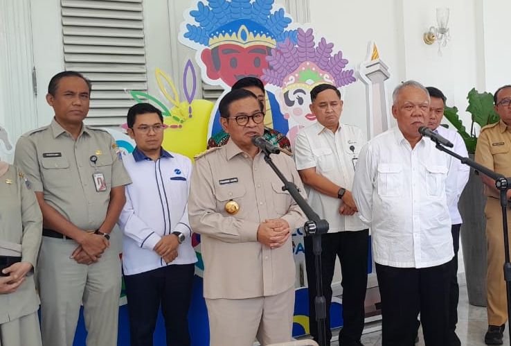 Pramono Anung dan Basuki Hadimuljono <b>(Ntvnews.id/ Adiansyah)</b>