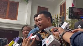 Presiden Prabowo Subianto melantik Dudung Abdurachman sebagai Penasihat Khusus Presiden untuk urusan Pertahanan Nasional di Istana Kepresidenan Jakarta pada hari Selasa, 22 Oktober 2024.
