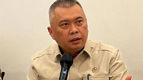 Menteri Perhubungan Dudy Purwagandhi menyatakan KMP Putri Yasmin masih berstatus laik laut berdasarkan pemeriksaan terakhir yang dilakukan pada Juni 2026. Pernyataan tersebut disampaikan setelah kapal mengalami kebakaran di perairan Selat Lombok.