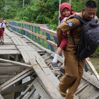 Kemendikdasmen Fokus Tingkatkan Kualitas Guru Latih Coding hingga AI