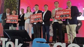 Telkomsel, TikTok, dan GoPay meluncurkan kartu perdana edisi khusus Simpati TikTok yang menjadi langkah awal sinergi tiga ekosistem digital besar di Indonesia.
