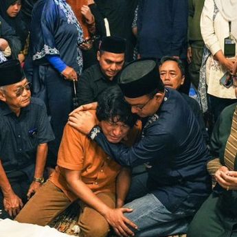 Tak Kuat Melihat Jenazah Marissa Haque, Ikang Fawzi Pingsan