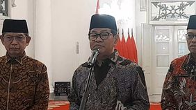 Gubernur DKI Jakarta, Pramono Anung buka suara soal kemacetan parah yang terjadi di kawasan Semanggi dan Slipi, Jakarta semalam.