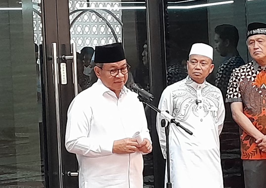 Pramono dan Ustaz Das&rsquo;ad Latif <b>(NTVNews.id/Adiansyah)</b>