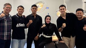 Empat pemain timnas Indonesia bangun klinik untuk menangani cedera para atlet. 