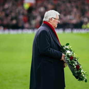 Sir Alex Ferguson Jajan Sesuatu yang Dulunya Bisa Bikin Istri Murka