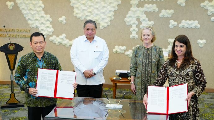 pemerintah Indonesia menandatangani Nota Kesepahaman (MoU) dengan ExxonMobil