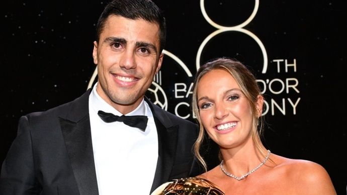 Rodri menyabet gelar Ballon d'Or 2024