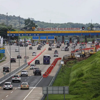 Korlantas Hentikan One Way Nasional Arus Balik, Lalu Lintas Berangsur Normal