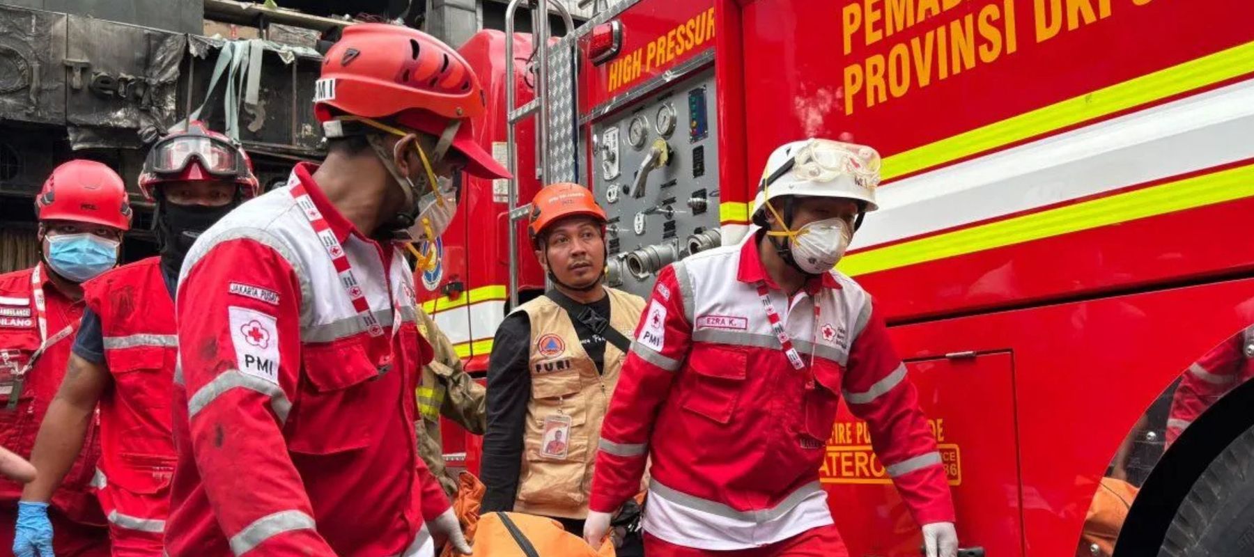 Damkar Masih Lakukan Penyisiran Pasca Kebakaran Ruko di Kemayoran