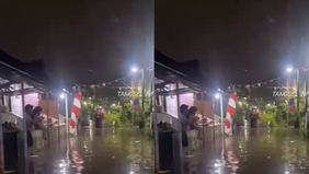 Beredar video memperlihatkan banjir setelah hujan deras mengguyur sebagian wilayah di Tangerang Selatan. Hal tersebut menjadi viral di media sosial.