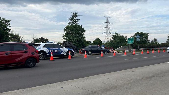 PT Jasa Marga berlakukan rekayasa lalu lintas lawan arah atau contraflow yang diberlakukan mulai dari KM 21+800 sampai dengan KM 11+7000 ruas tol Jagorawi arah Jakarta/Ist