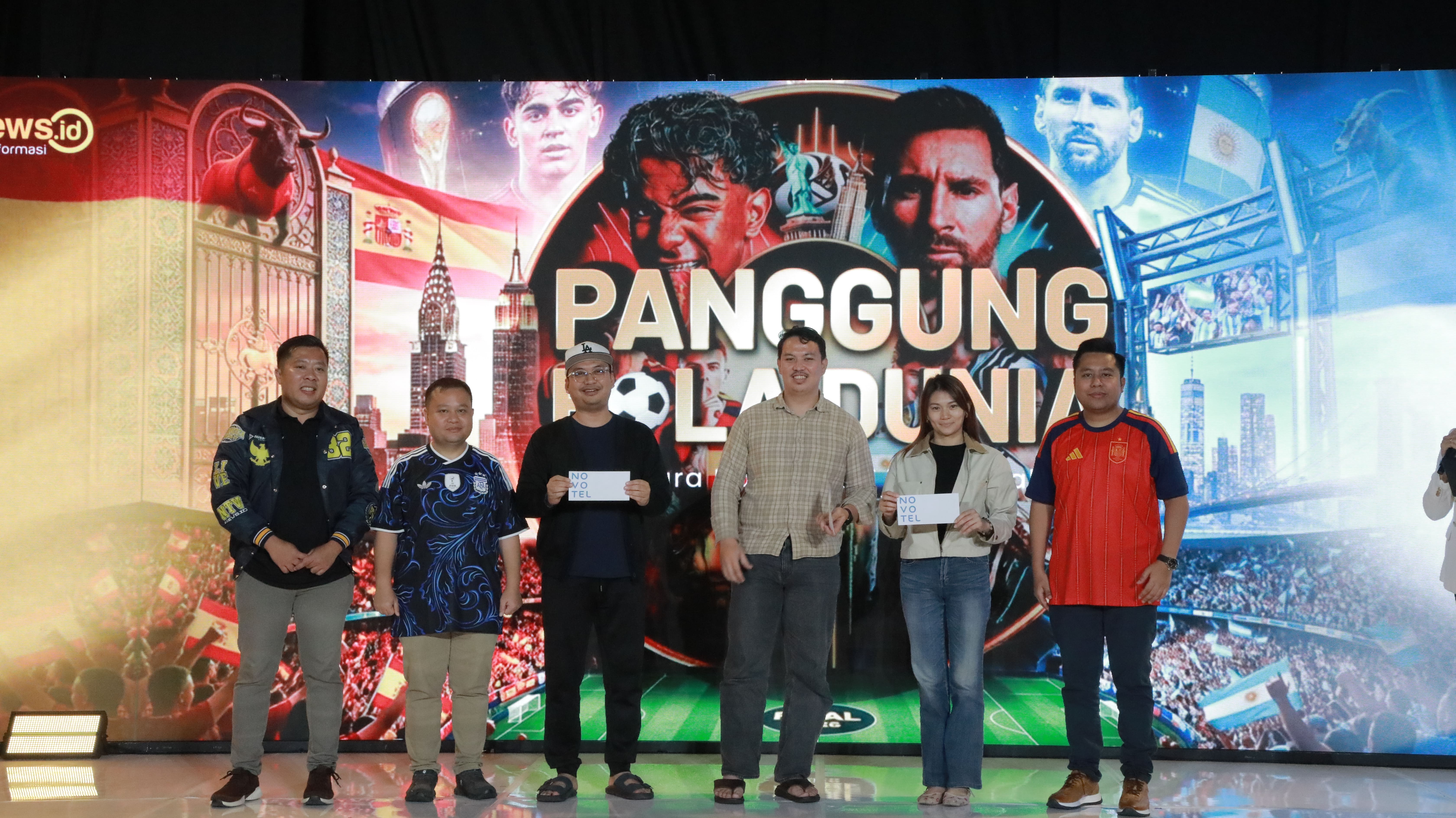 MOMEN NOBAR PANGGUNG BOLA DUNIA