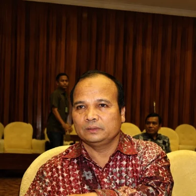 YUNUS HUSEIN